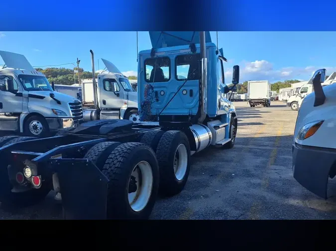 2020 FREIGHTLINER/MERCEDES CASCADIA 125