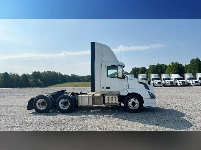 2016 Volvo VNL300