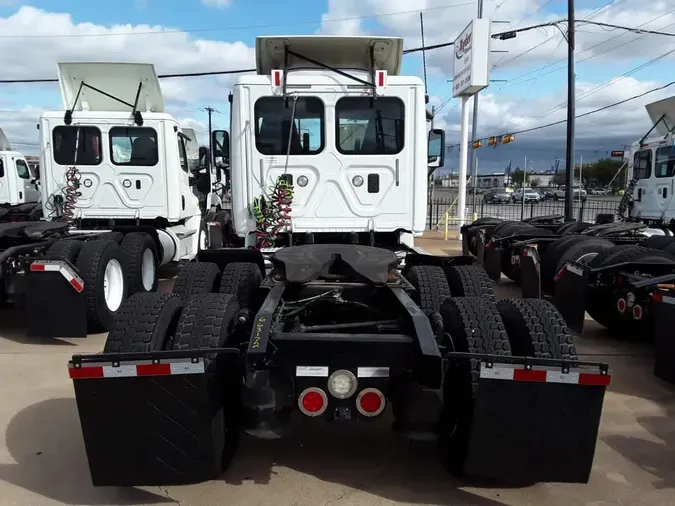 2016 FREIGHTLINER/MERCEDES CASCADIA 125