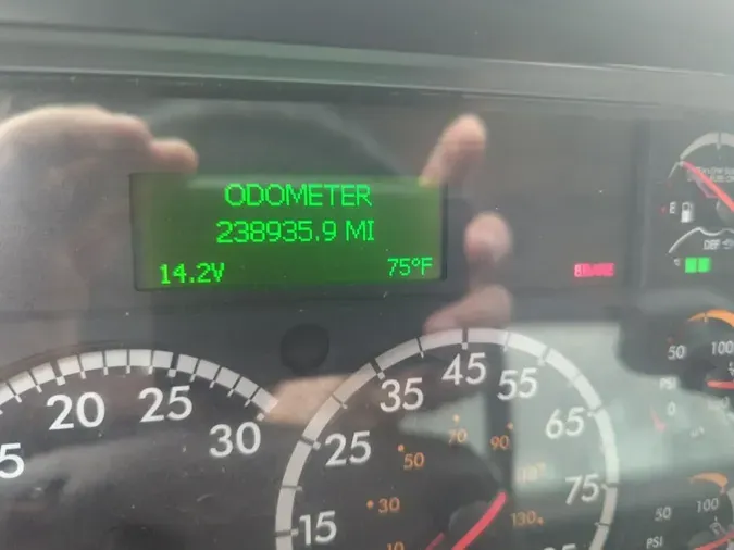 2018 FREIGHTLINER M2 106
