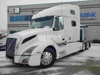 2022 VOLVO VNL760
