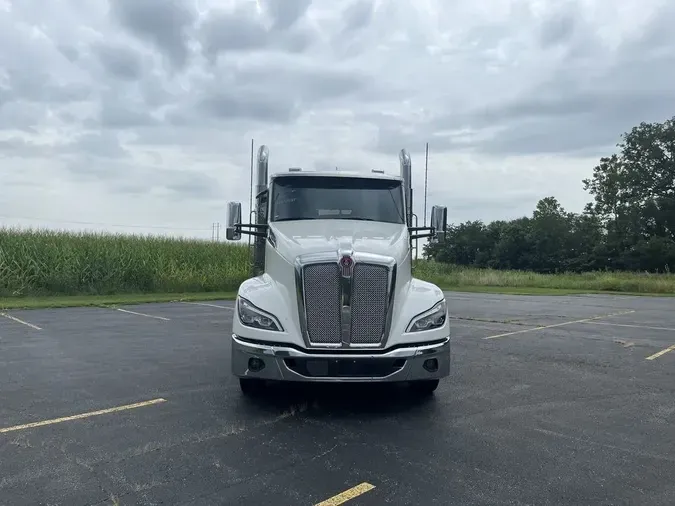 2025 Kenworth T680