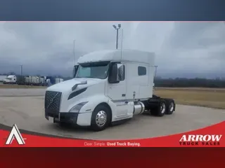 2021 VOLVO VNL740