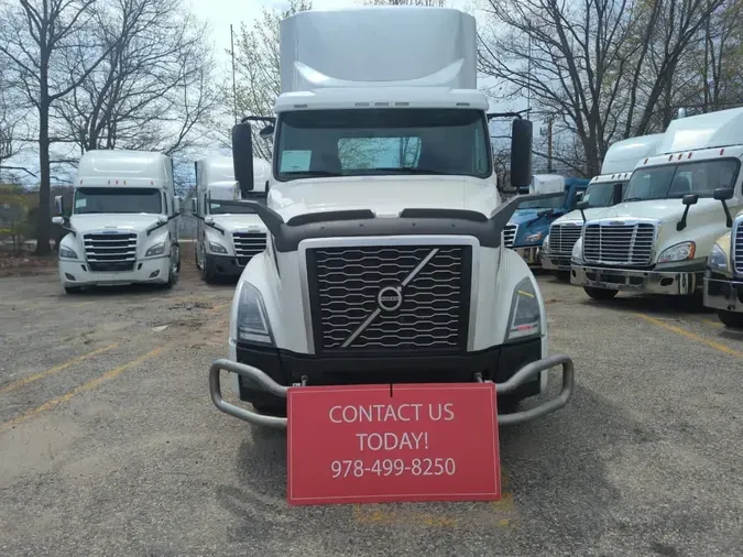 2019 VOLVO VNL64T-300
