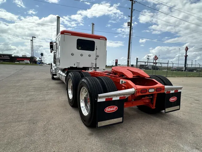 2022 Peterbilt 389