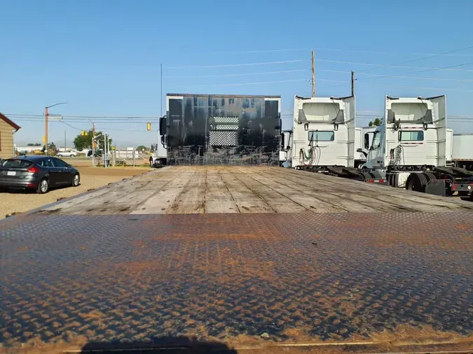 2018 FREIGHTLINER M2 106