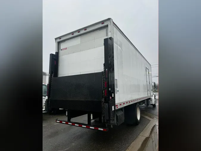 2018 FREIGHTLINER/MERCEDES M2 106