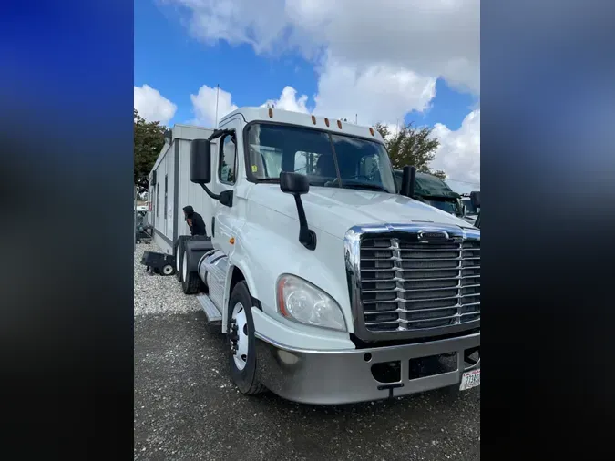 2019 FREIGHTLINER/MERCEDES CASCADIA 1251ac4c8876b792575fe0033063fed3b18