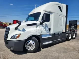 2020 FREIGHTLINER Cascadia 126