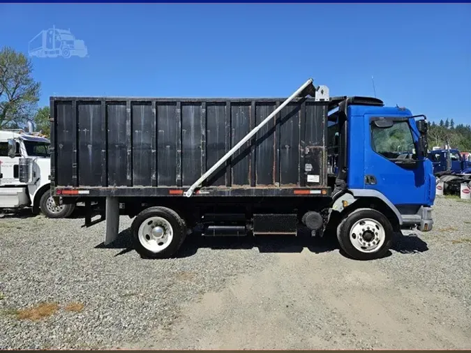 2016 PETERBILT 220