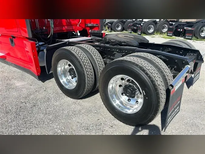 2022 FREIGHTLINER CA126