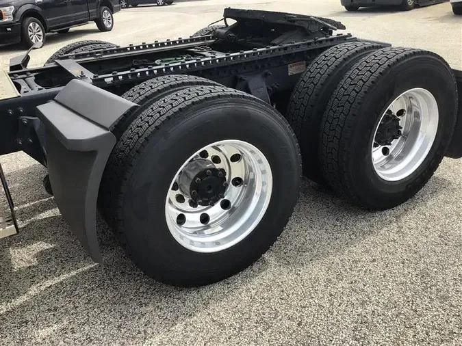 2021 FREIGHTLINER CA126