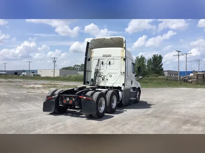 2020 Freightliner Cascadia 126