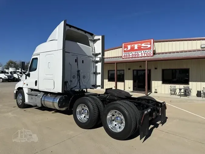 2018 FREIGHTLINER CASCADIA 125