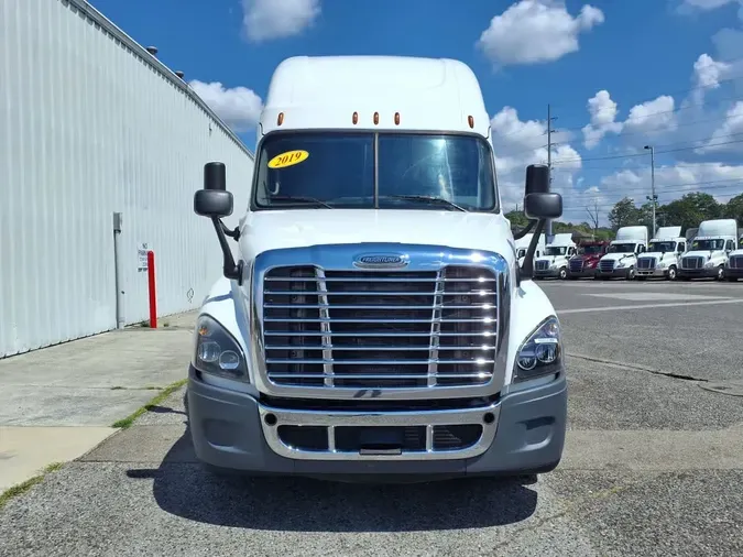 2019 FREIGHTLINER CASCADIA 125