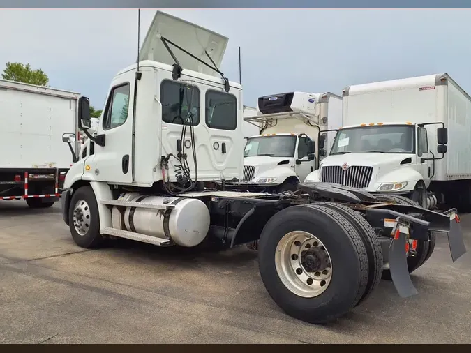2020 FREIGHTLINER CASCADIA 113