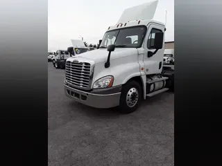 2020 FREIGHTLINER/MERCEDES CASCADIA 125