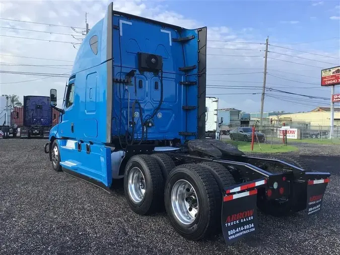 2021 FREIGHTLINER CA126