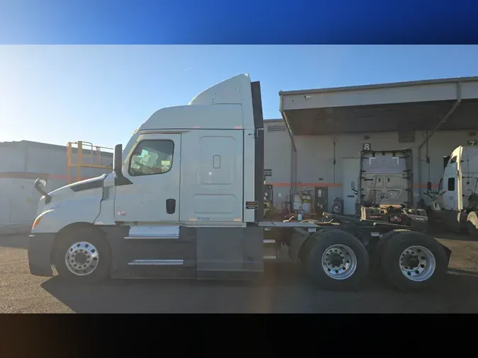 2022 Freightliner Cascadia 1261adc77ae625d27651f3d2de92f191101