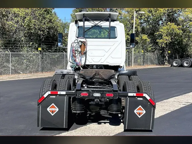 2022 INT LT625 6x4