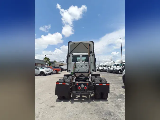2019 FREIGHTLINER NEW CASCADIA PX12664