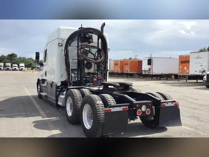 2021 Freightliner Cascadia 126