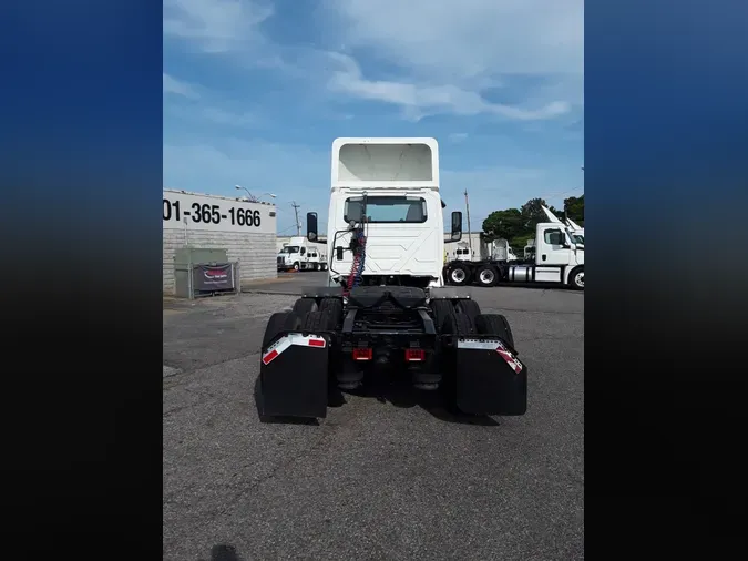 2018 NAVISTAR INTERNATIONAL LT625 DAYCAB T/A