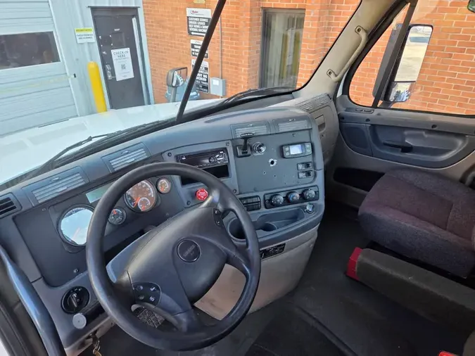 2018 FREIGHTLINER/MERCEDES CASCADIA 125