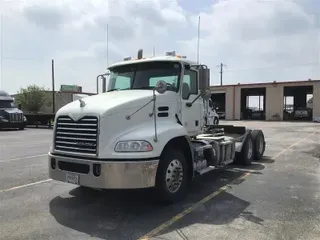 2015 MACK CXU613