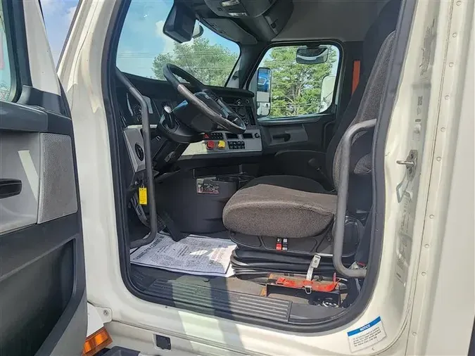 2021 FREIGHTLINER CA126