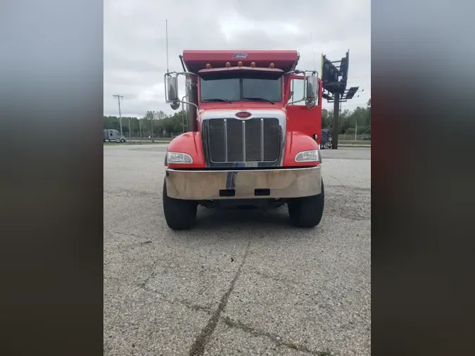 2019 Peterbilt 348 V