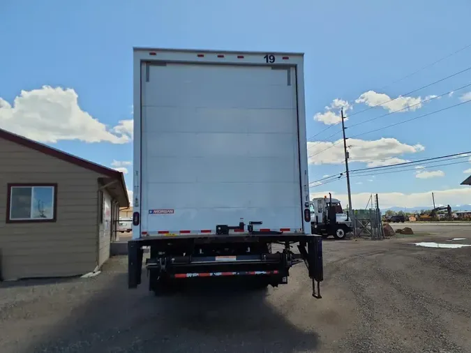 2018 FREIGHTLINER M2 106
