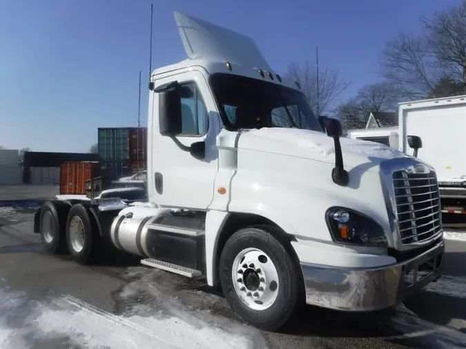 2018 FREIGHTLINER/MERCEDES CASCADIA 125