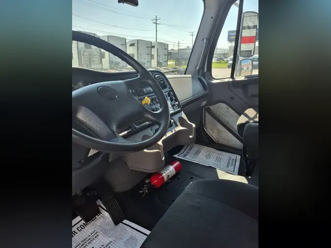 2017 FREIGHTLINER M2 1061af69337f075f538b5b399b6084256e3