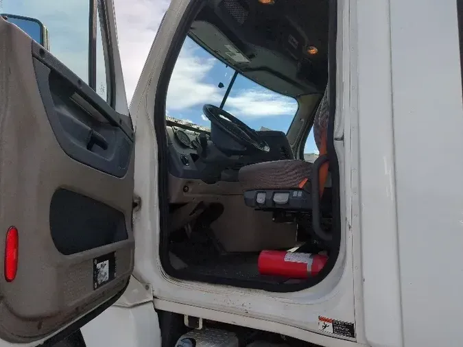 2017 Freightliner X12564ST