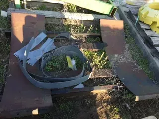 2000 Deere Attachments 500 Gallon Cradle