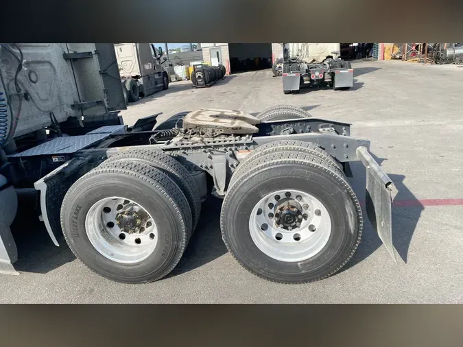 2023 Freightliner Cascadia 126