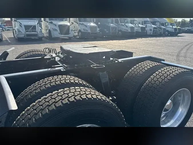 2021 FREIGHTLINER CA126