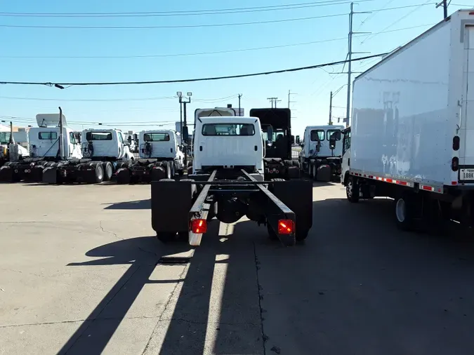 2018 FREIGHTLINER/MERCEDES M2 106