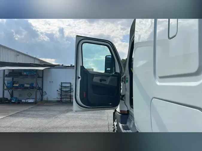 2022 Freightliner Cascadia 126