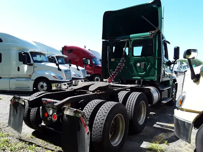 2017 FREIGHTLINER/MERCEDES CASCADIA 125