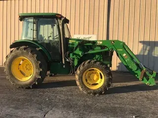 2015 John Deere 5085E