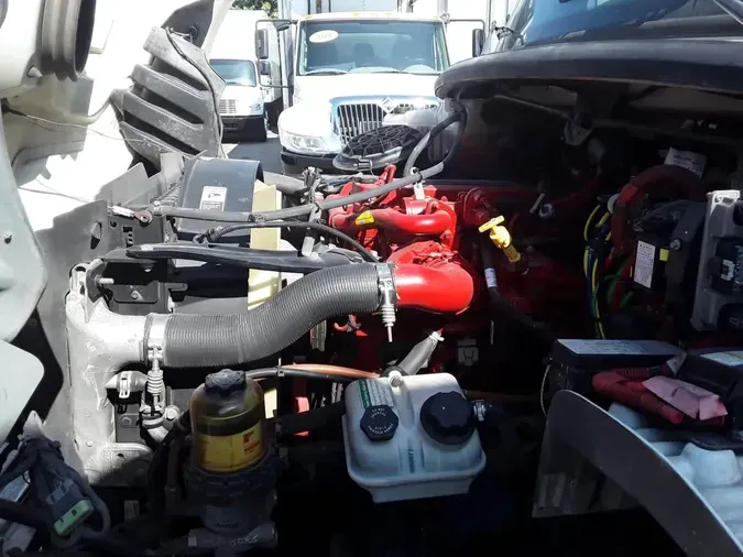 2018 FREIGHTLINER M2 106
