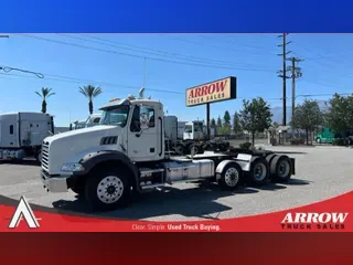 2020 MACK GR64BT