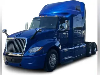 2022 International LT625