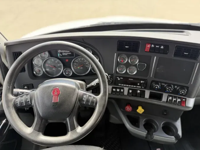 2021 Kenworth T6801b0ead331c2e67ff2fc9221118c6cd24