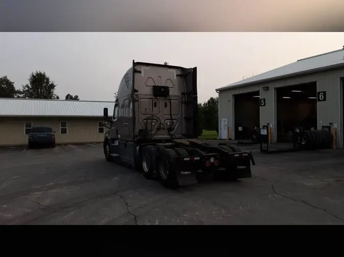 2020 Freightliner Cascadia