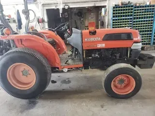 2004 Kubota L4330