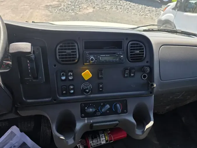 2016 FREIGHTLINER/MERCEDES M2 106