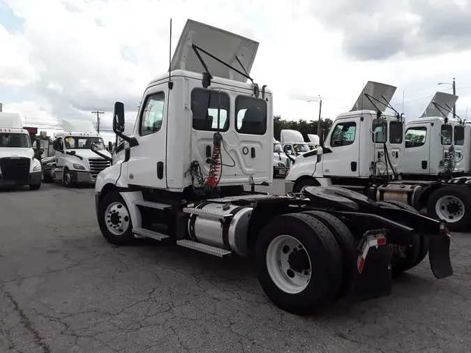 2020 FREIGHTLINER NEW CASCADIA 126